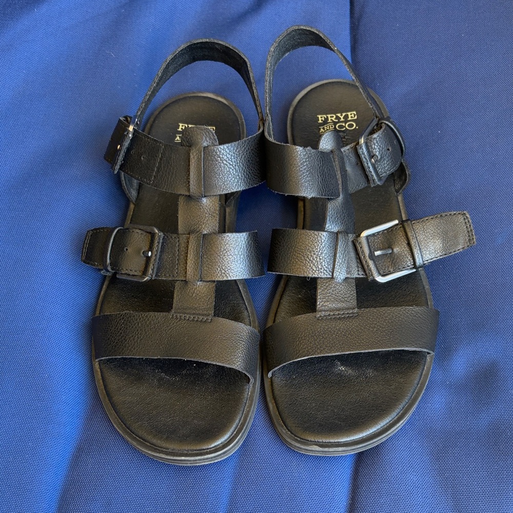 Frye and Co. Dublyn Wide Strap Black Flat Sandals Size 8